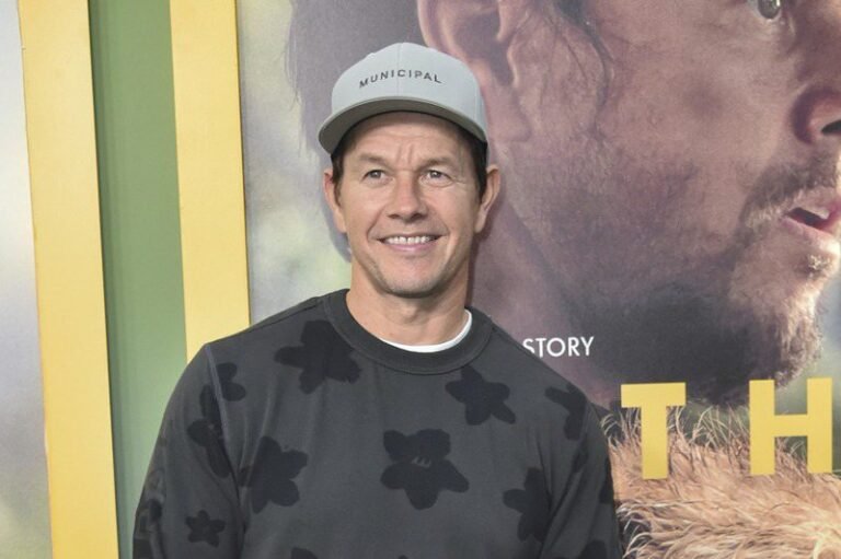 Animal actors steal the show?Mark Wahlberg: Already knew...I've worked with teddy bears

