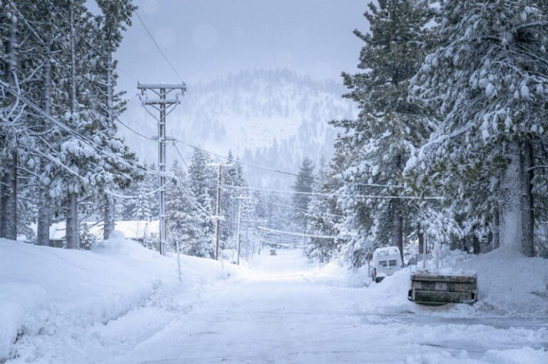 Hot spring weather changed suddenly, West Coast issued winter storm warning, mountainous areas of California may get 12 feet of snowfall

