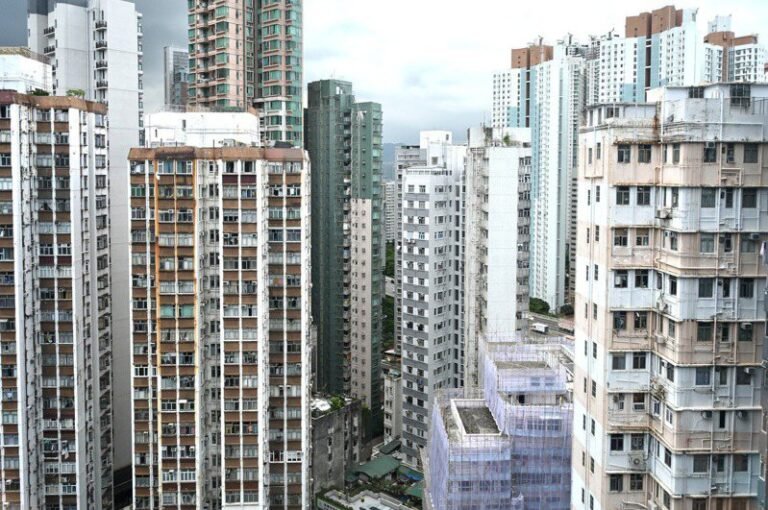 House prices in Hong Kong fell for nine consecutive months, reaching their lowest level in seven years and three months

