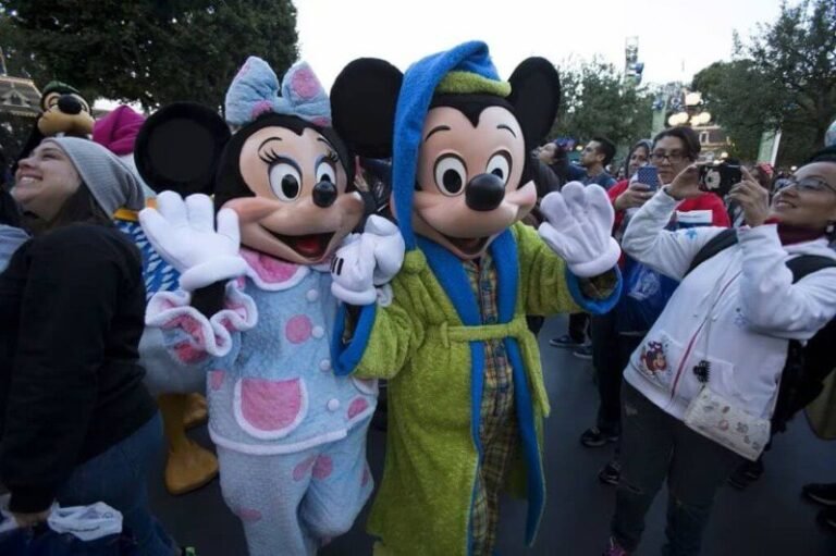Mickey Mouse, Donald Duck are fighting for the rights Disney puppeteers are planning to form a union

