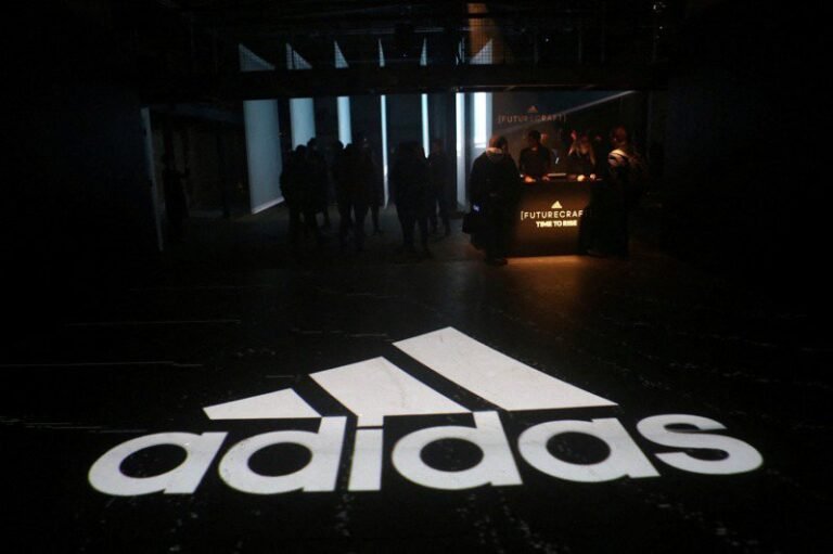 Adidas is optimistic about the sales outlook of Greater China this year, indicating that it is gradually leaving behind North America's concerns, and its share price has soared

