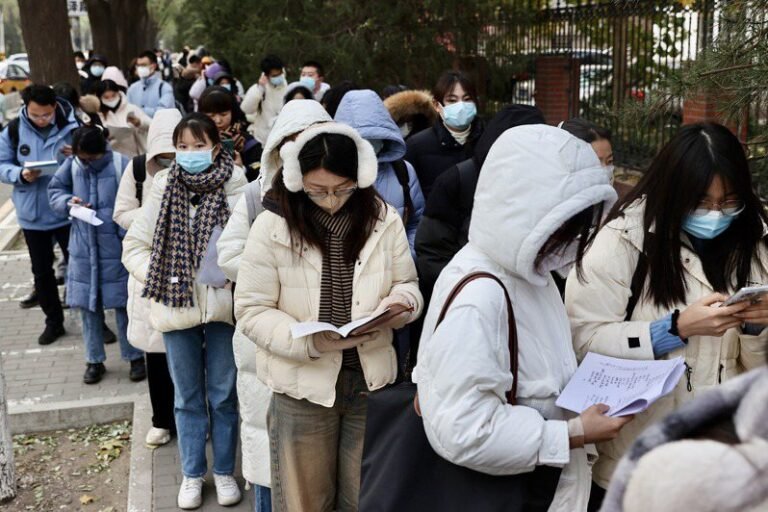 Exaggeration?Few people agree that Harvard's female master's degree candidate is taking public exams in Hangzhou: leaving the shackles of a prestigious school

