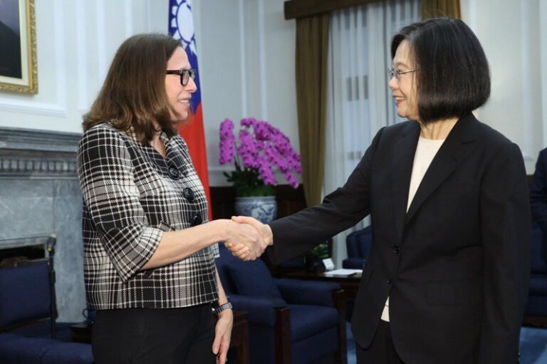 Rosenberg meets Tsai Ing-wen, hopes Taiwan and US will maintain a strong partnership

