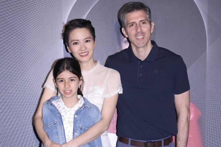 Gigi Leung's family of three is happily together and is preparing for a night out party wearing pajamas, leaving her husband and daughter behind.

