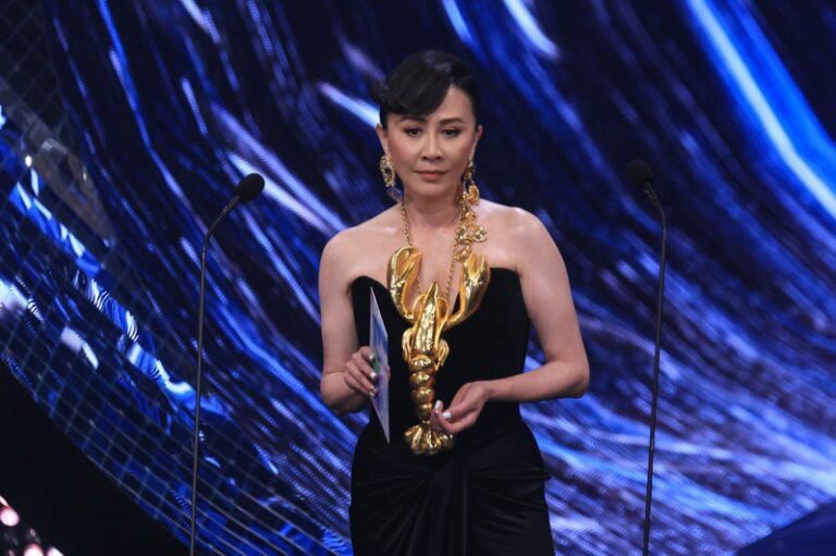 Hong Kong Film Awards/Carina Lau appears with the 