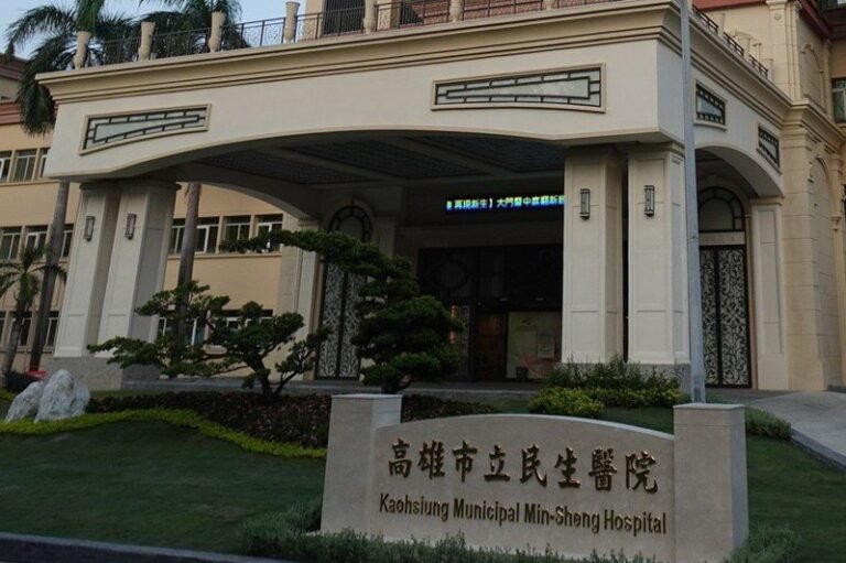 Kaohsiung Minsheng Hospital outrageously botched the surgery and was hospitalized for low blood pressure, but was forced to undergo thoracotomy and drainage.

