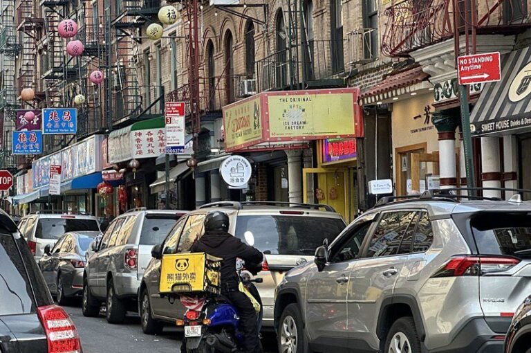 New York City Councilman asks Chinese to tip before ordering

