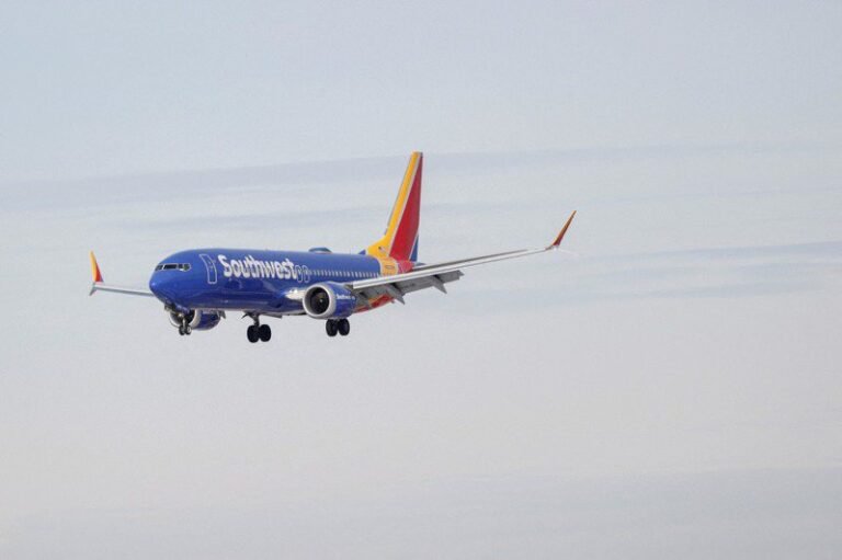 Southwest Airlines makes emergency landing at Florida airport due to turbulence, 2 injured and sent to hospital


