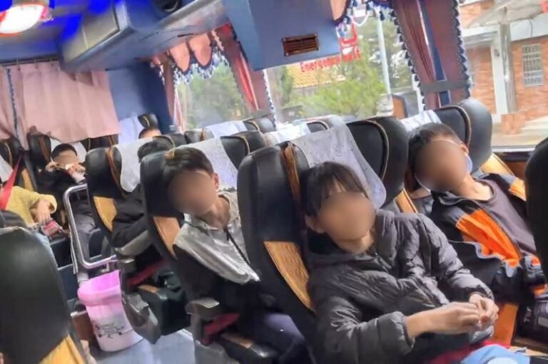 Teachers and students from Hualien Forest Primary School were evacuated and it was discovered that they were stranded on the mountain and had even taken midterm exams.

