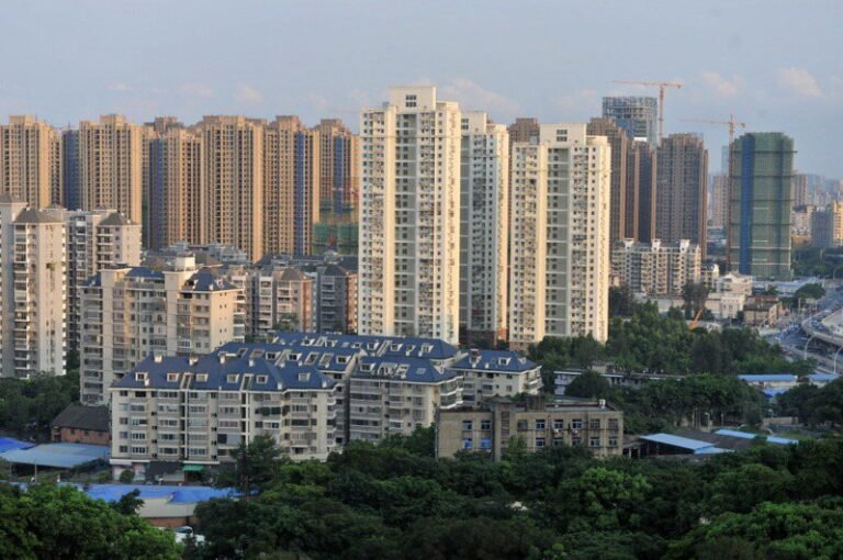  The average price of second-hand homes in 100 cities has declined for 23 consecutive months.  World Bank: China's economic slowdown is a drag on East Asia.

