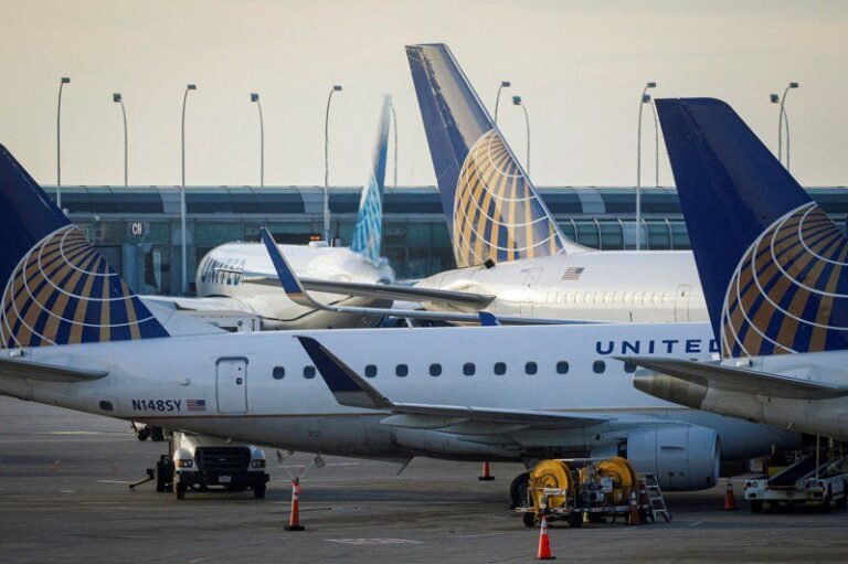 Two United Airlines planes collide at San Francisco International Airport

